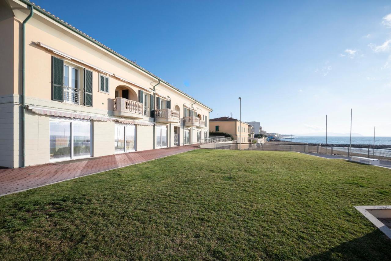 Suite Vista Mare San Vincenzo Buitenkant foto